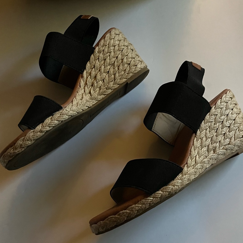 Tommy Bahama Black Wedge Sandals - Size 7 - Picture 5 of 9